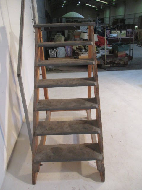 A set of handmade steps with rail, height overall 214 cm - Image 2 of 6