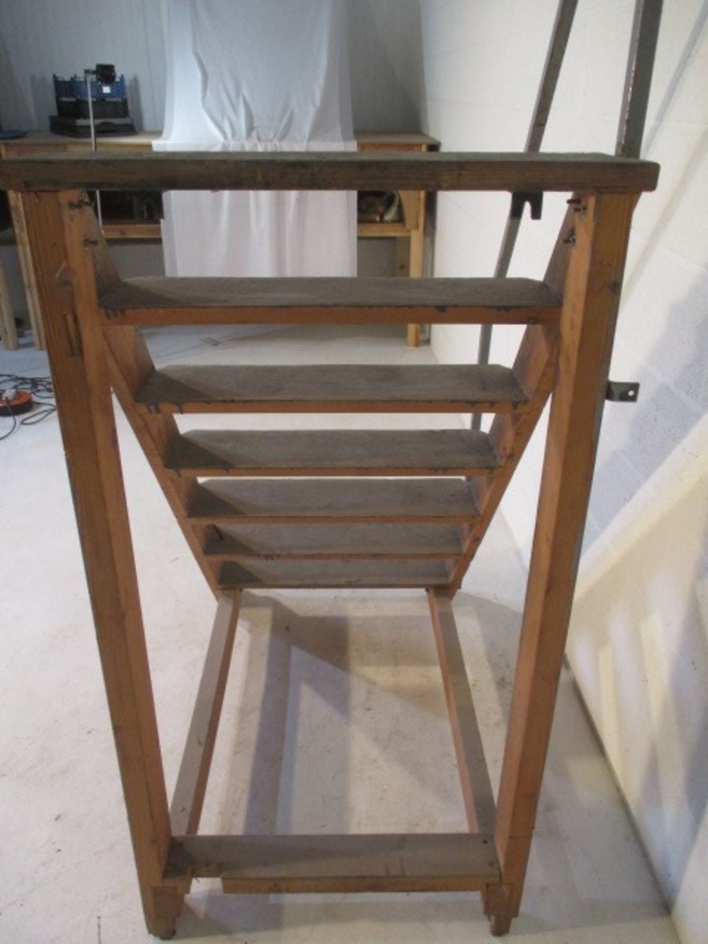 A set of handmade steps, 211 cm overall height - Image 5 of 6