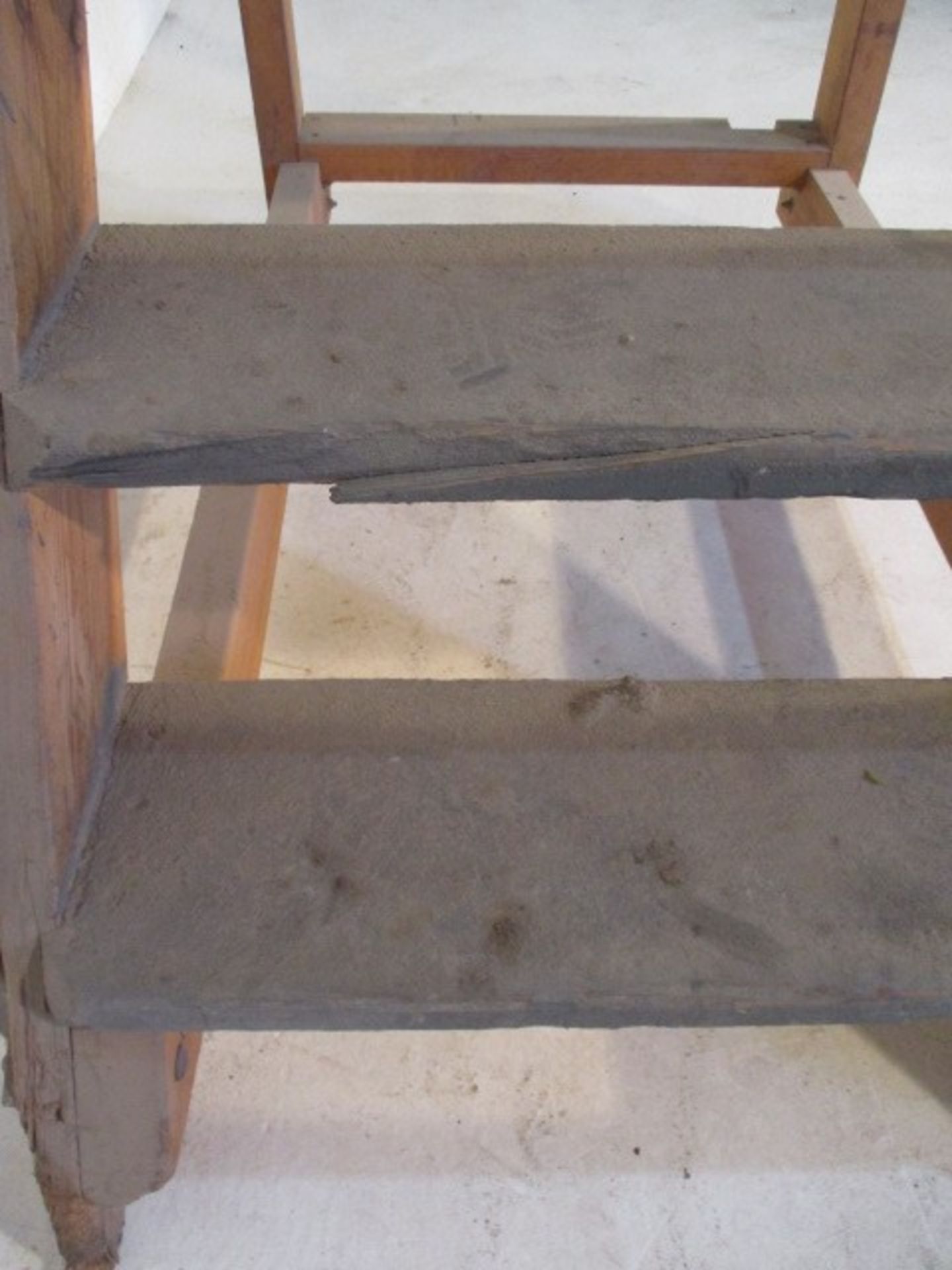 A set of handmade steps, 211 cm overall height - Image 3 of 6