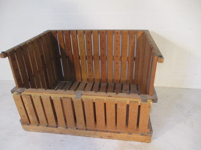 A large slatted crate with drop down side, 143cm x 106cm x 94cm - Image 4 of 4