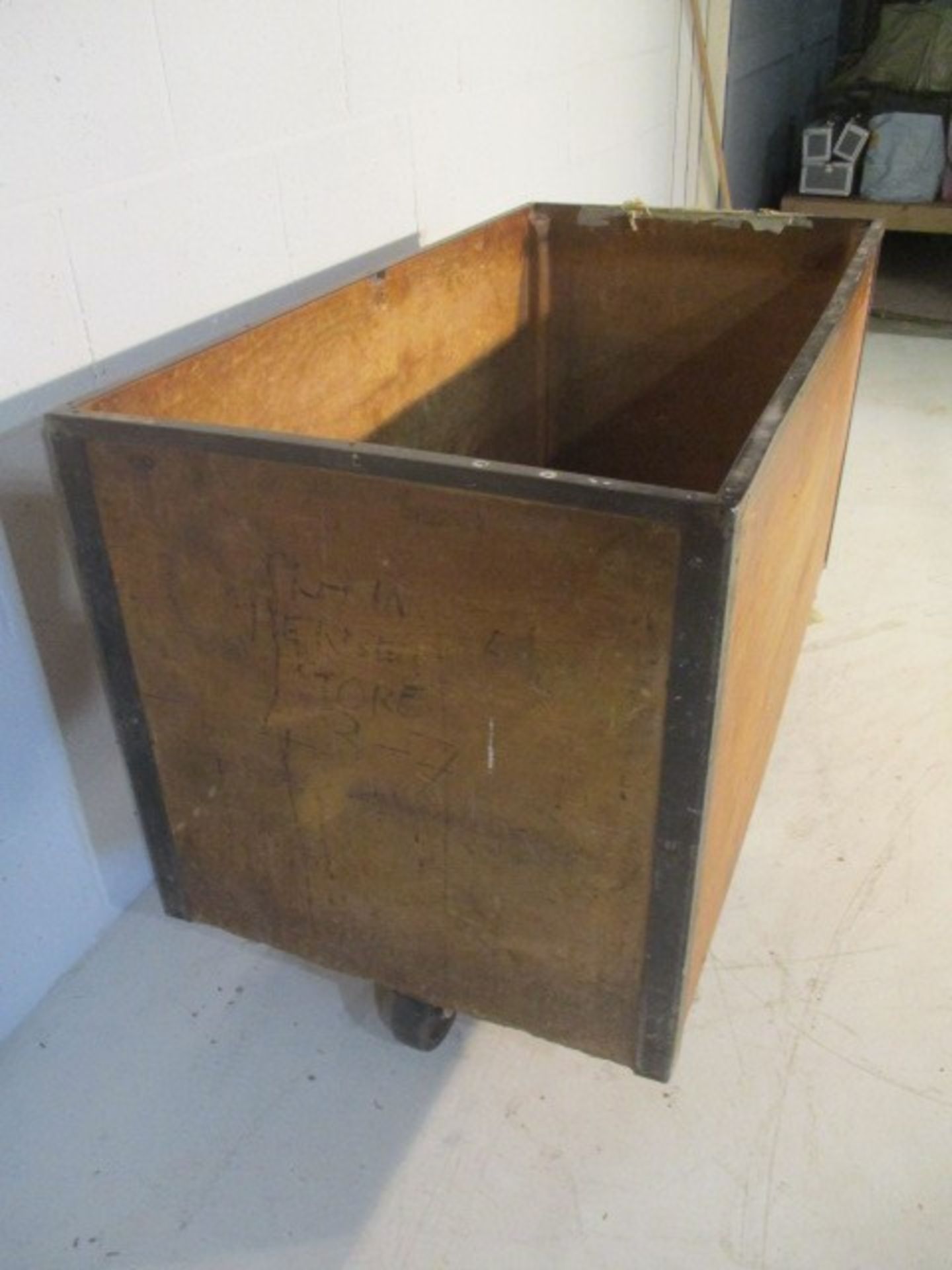 A wooden trolley with metal edging, 123 cm x 62 cm - Image 3 of 7