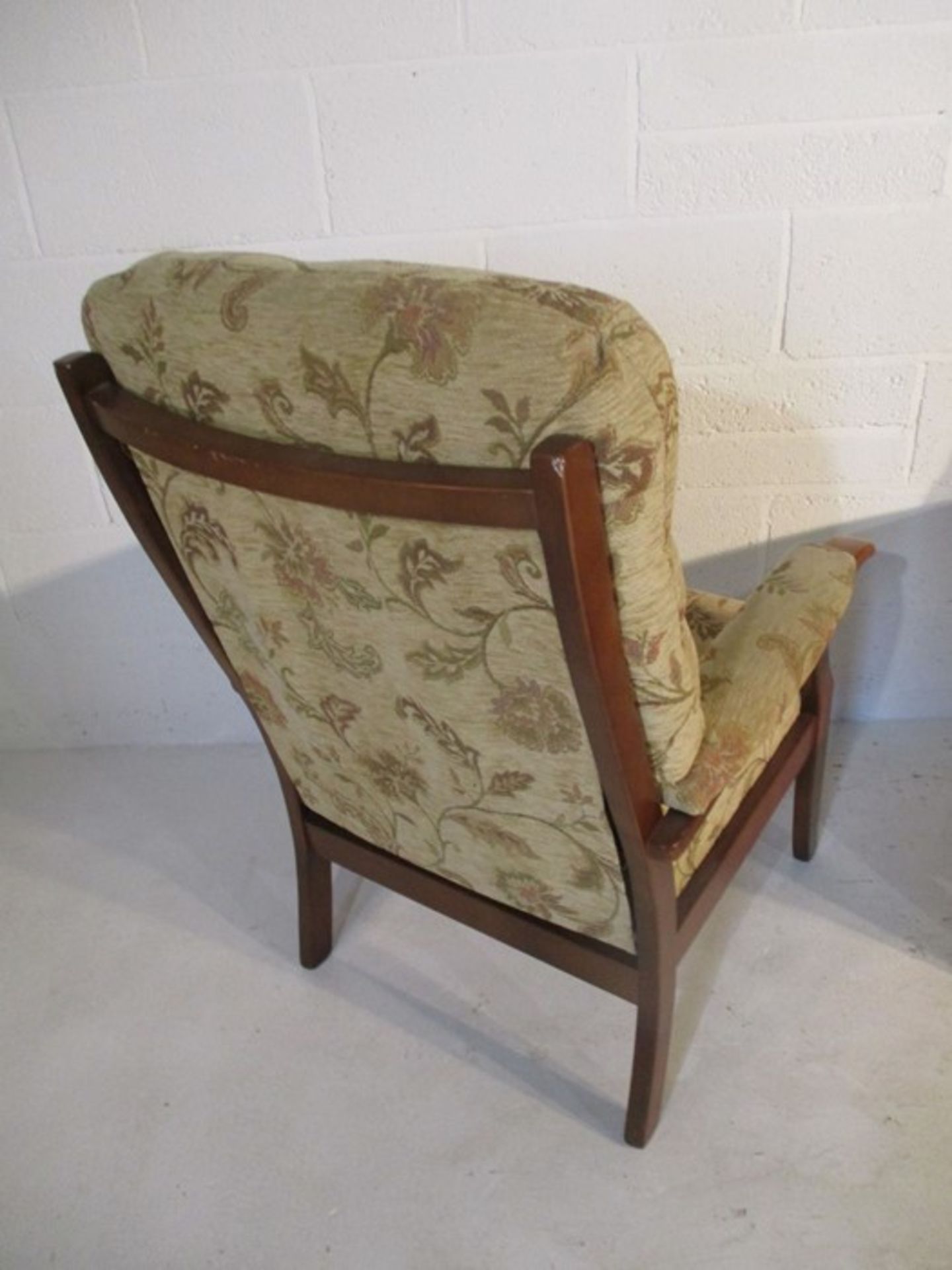 A pair of upholstered armchairs - Bild 9 aus 9