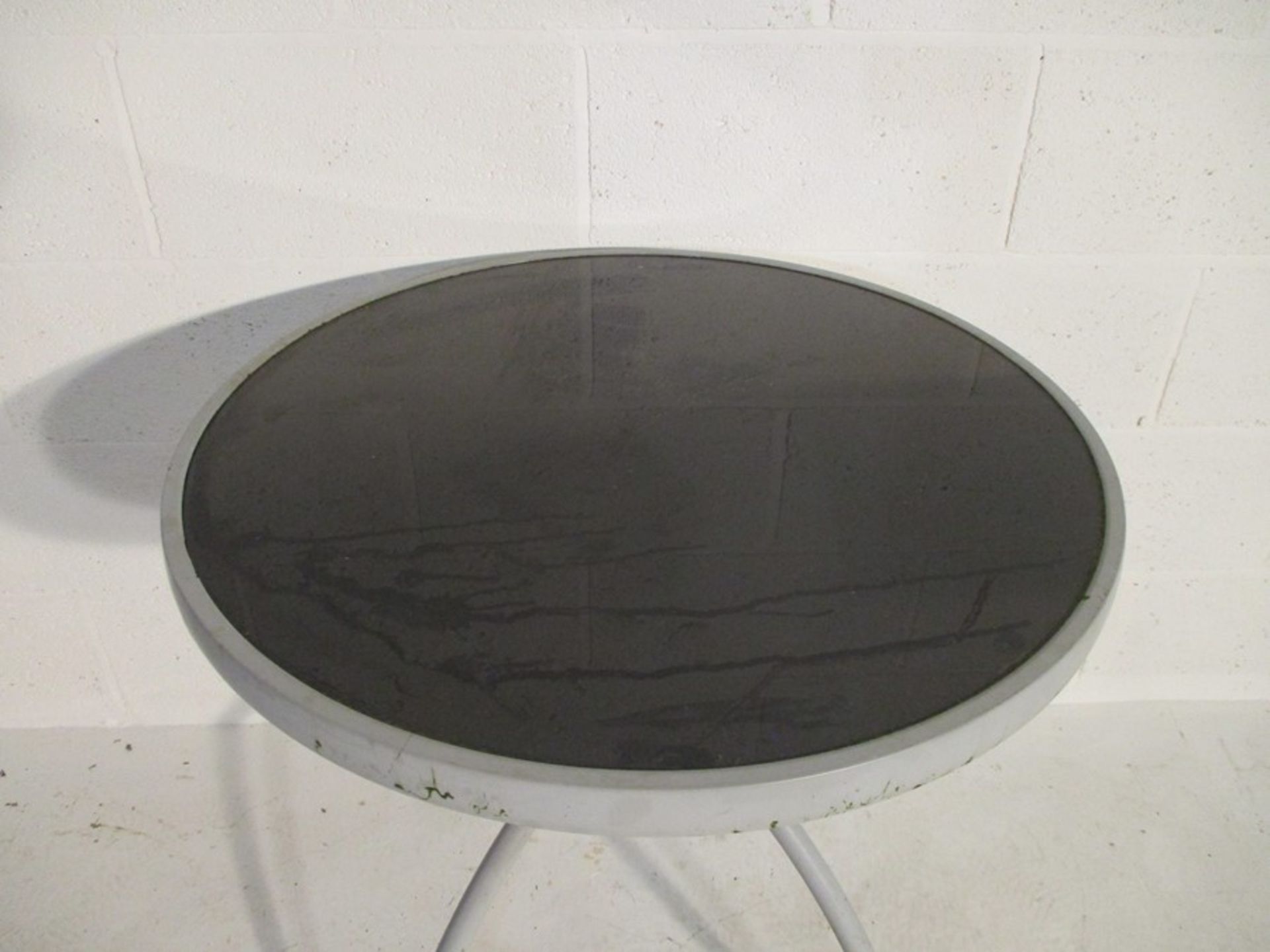 A modern round garden bistro table - Bild 2 aus 5