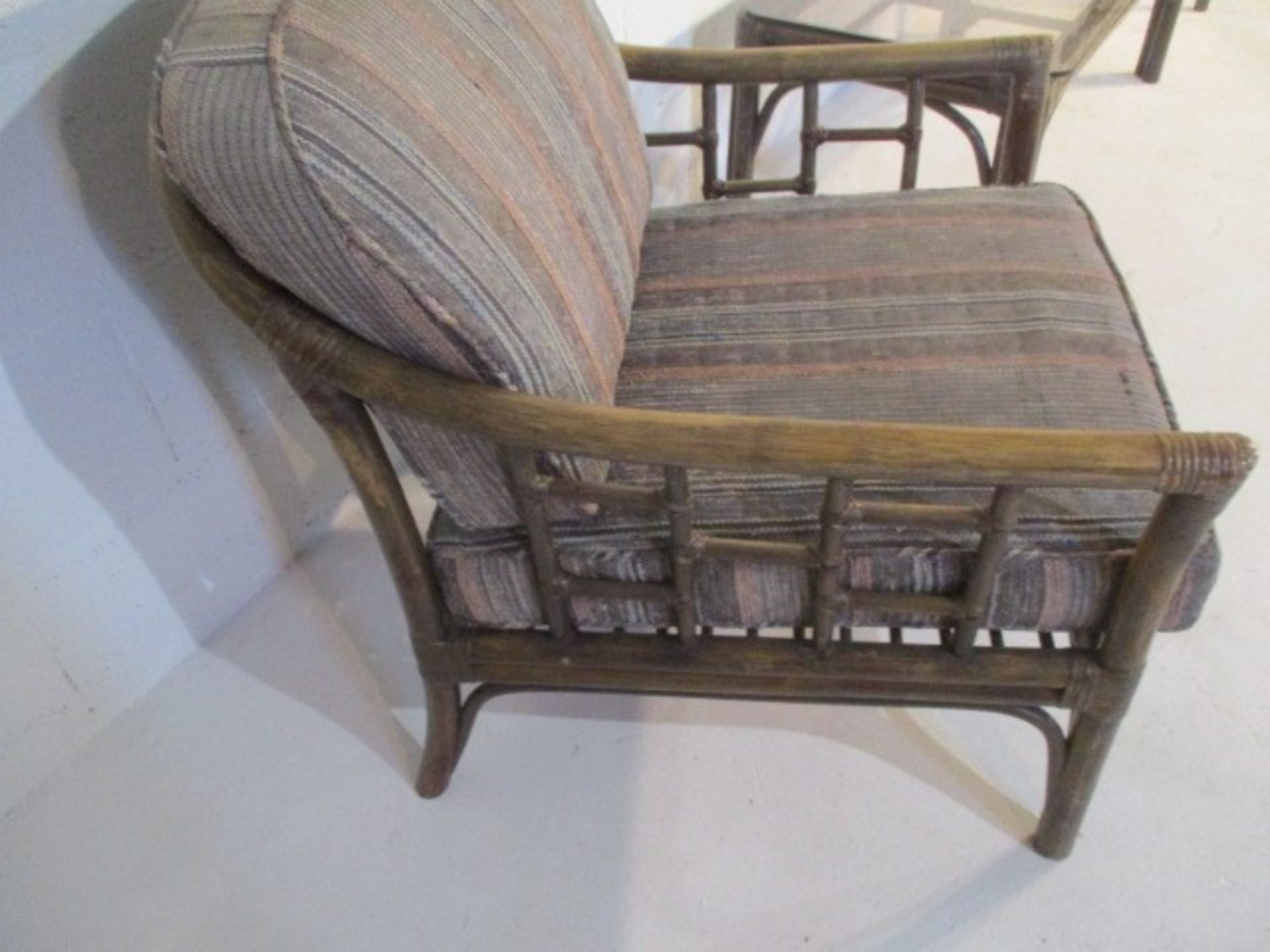 A conservatory chair along with two similar coffee tables - Bild 9 aus 11