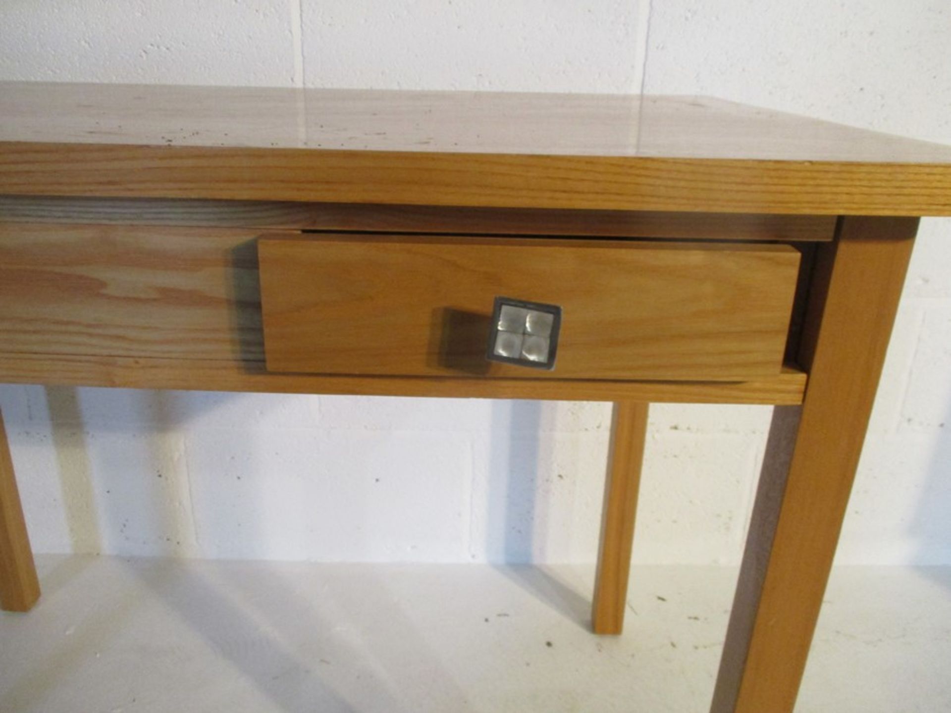 A modern light oak table with two small drawers - Bild 3 aus 8