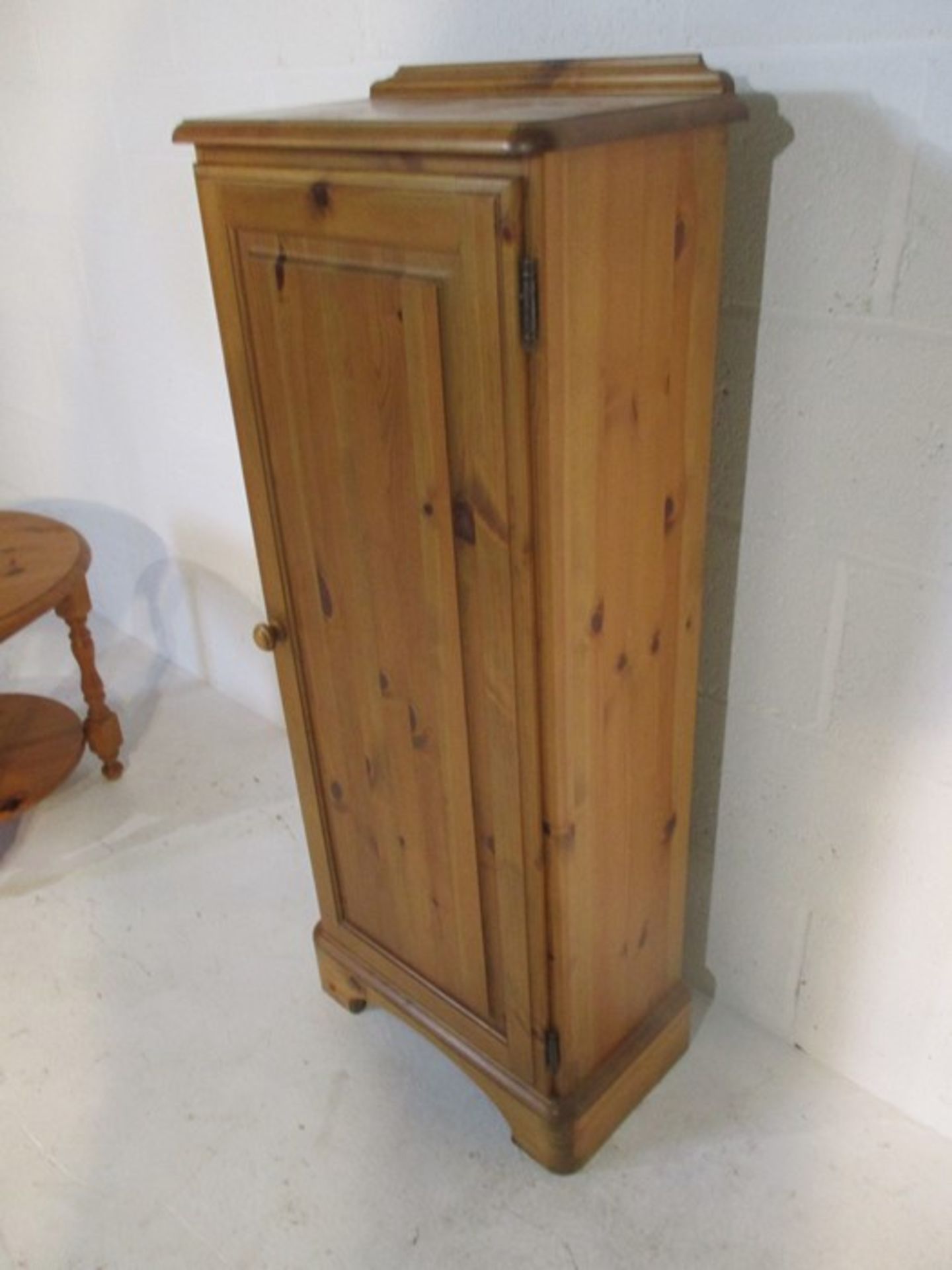 A Ducal pine cupboard along with a pine coffee table - Bild 3 aus 12