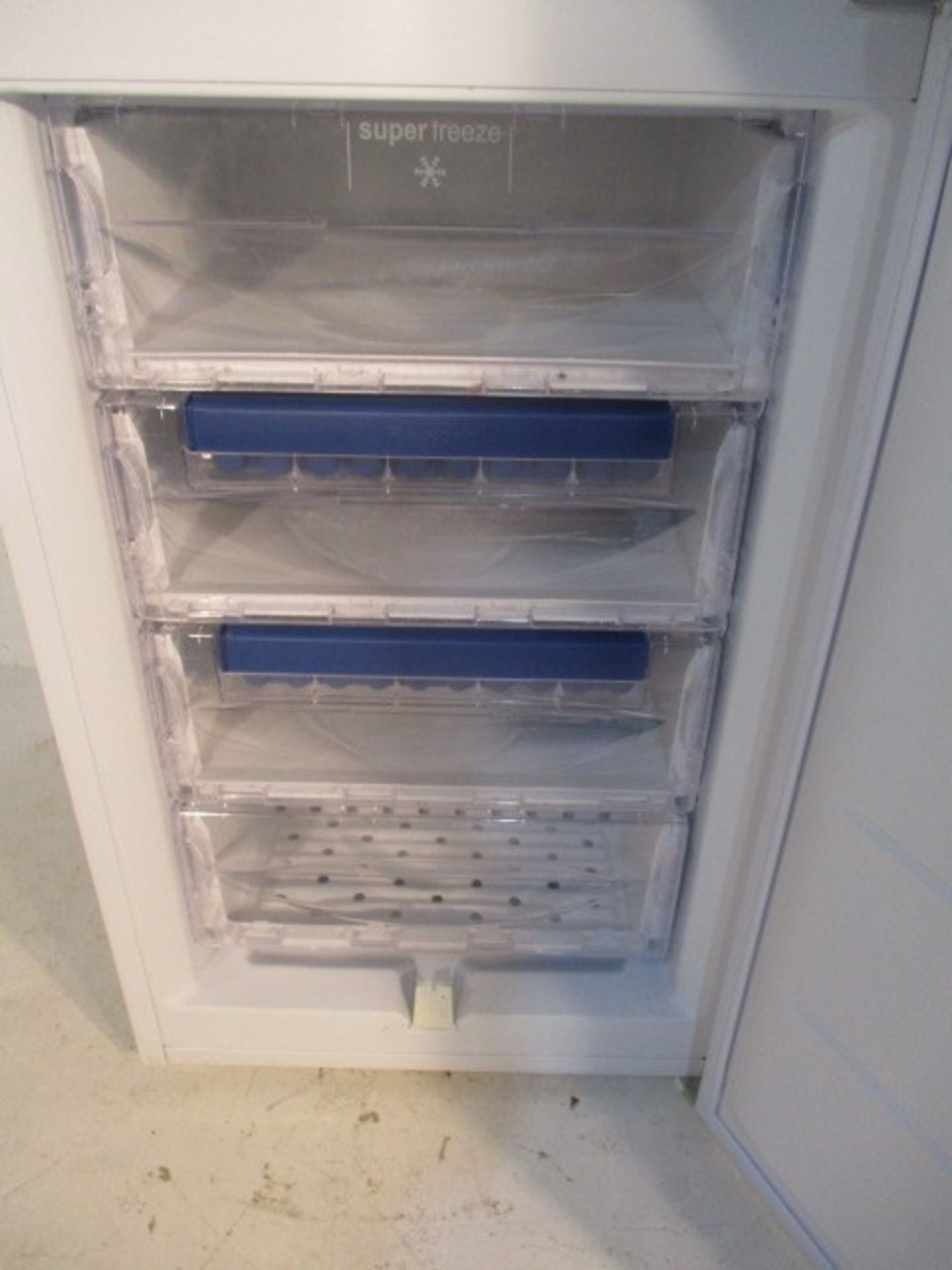 A Hotpoint Iced Diamond (RFA52P) upright fridge freezer - Bild 9 aus 9