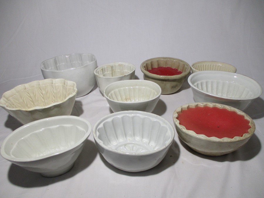 A collection of ceramic jelly moulds - Image 2 of 6