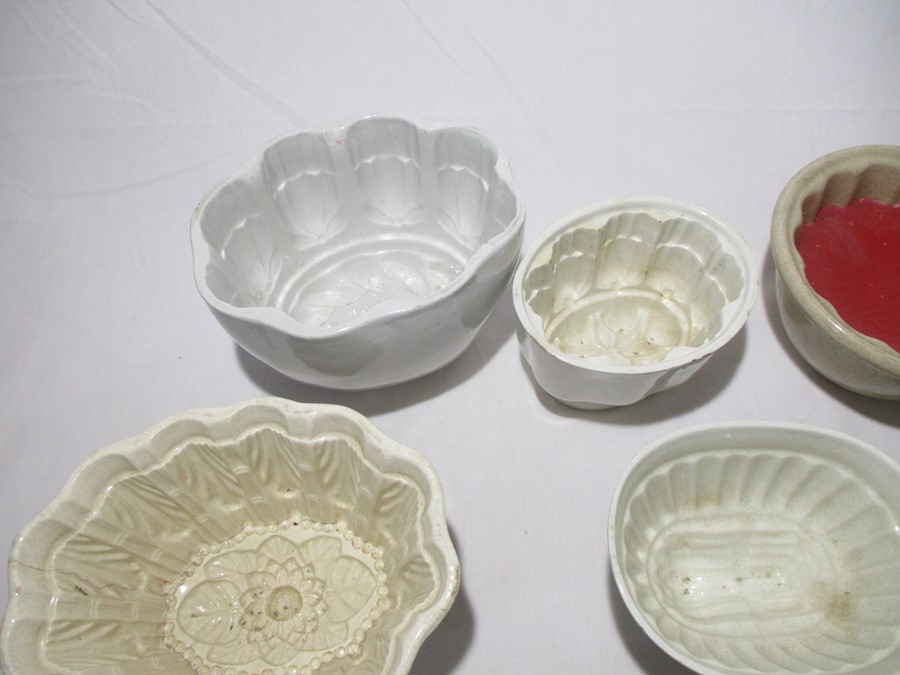 A collection of ceramic jelly moulds - Image 4 of 6