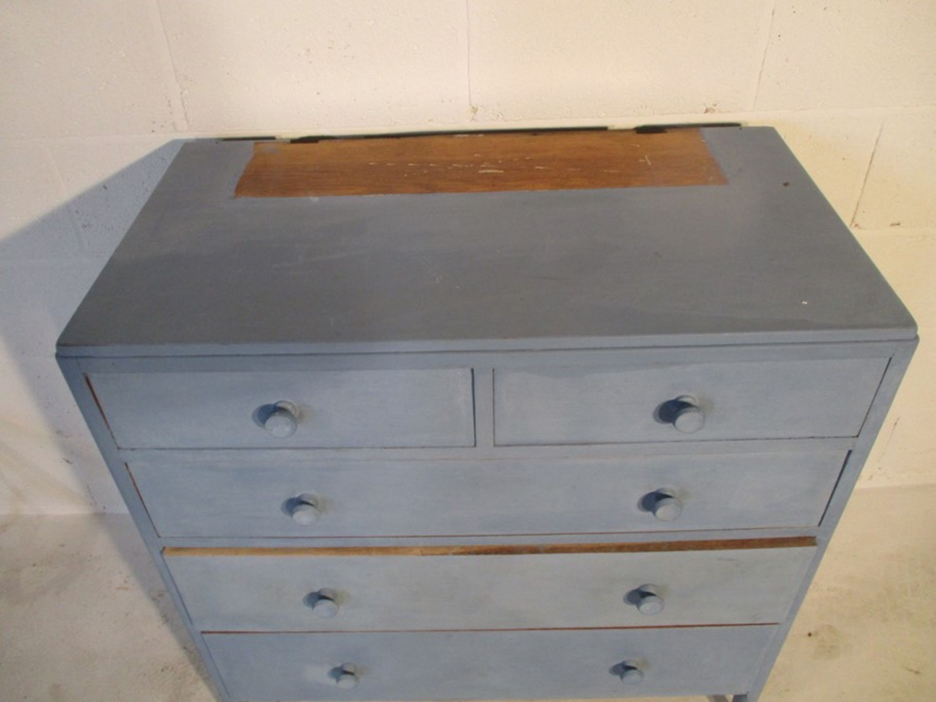 A painted chest of five drawers - Bild 4 aus 7