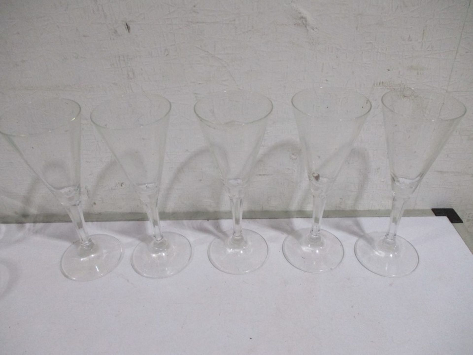 A large quantity of glassware in two boxes including tumblers, martini glasses etc. - Image 6 of 19