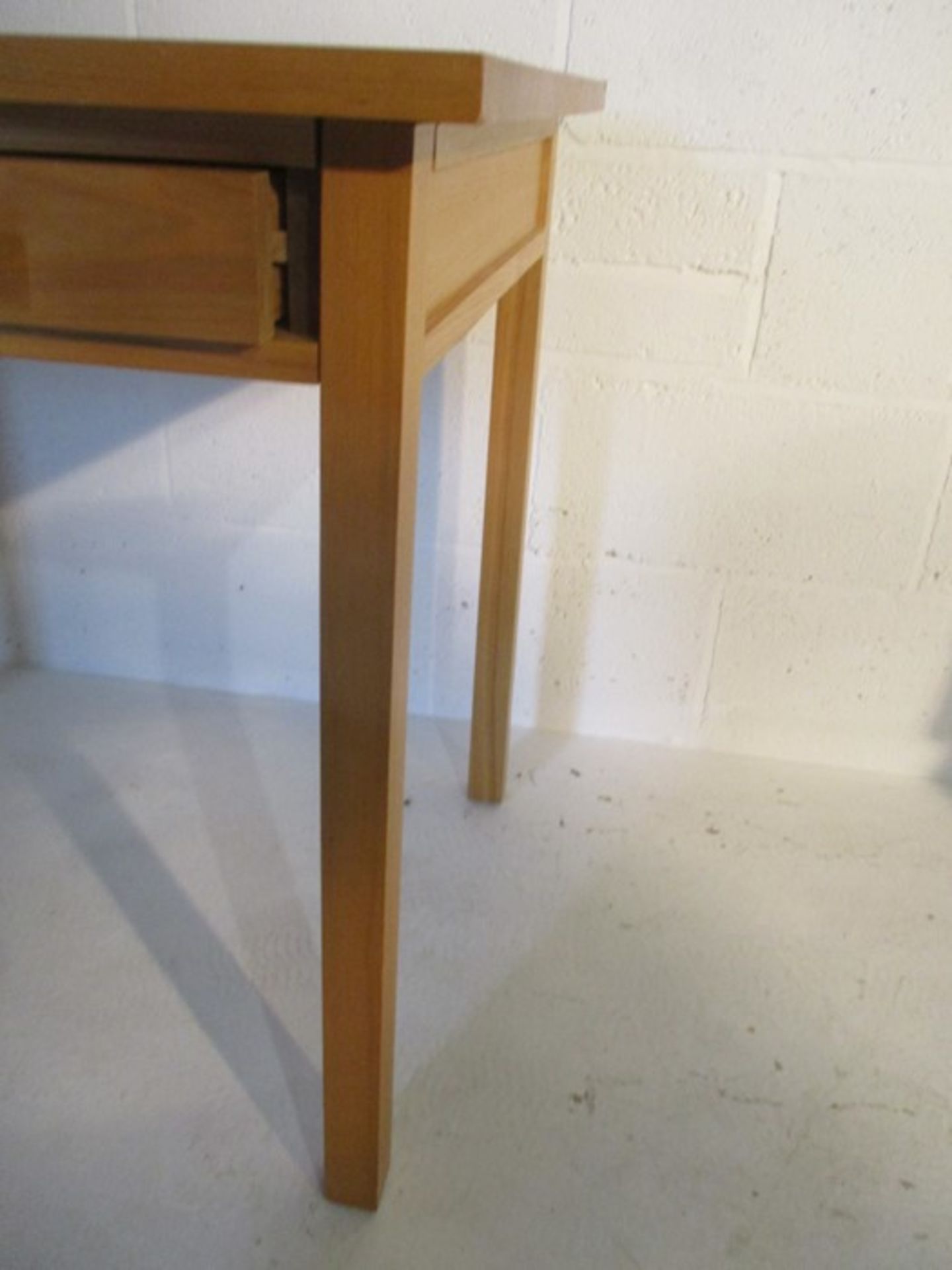 A modern light oak table with two small drawers - Bild 2 aus 8