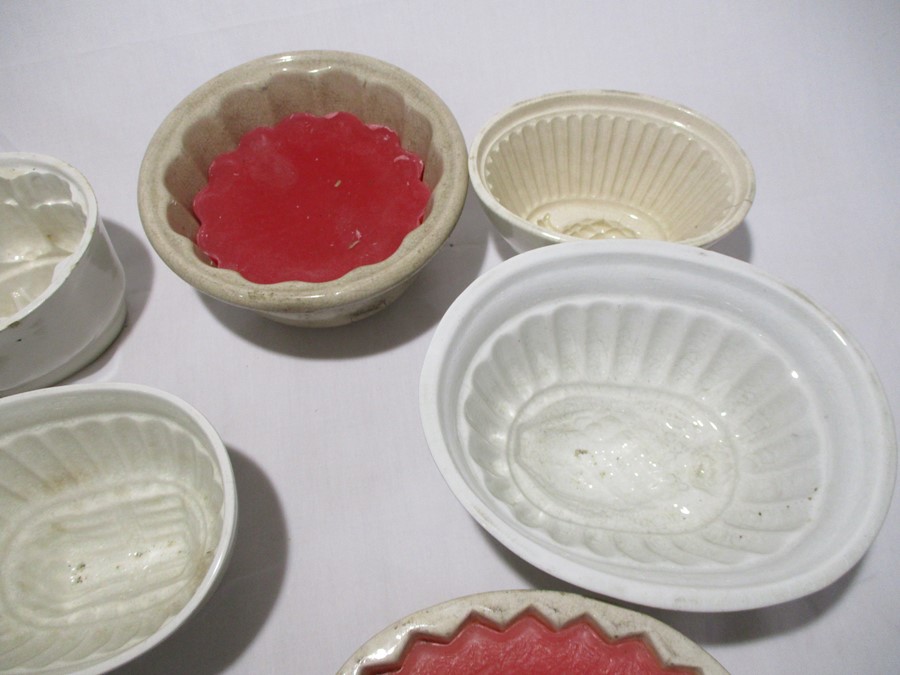 A collection of ceramic jelly moulds - Image 6 of 6