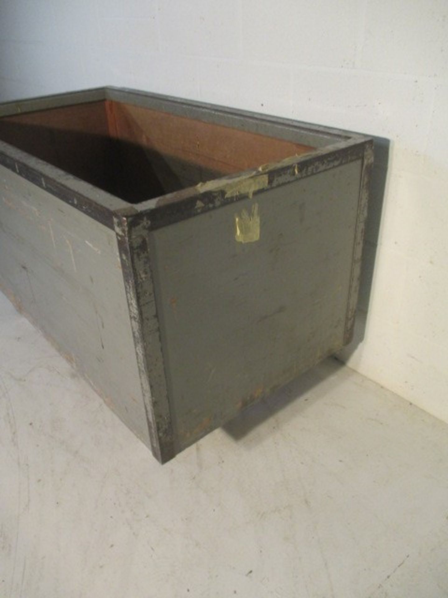 A grey painted trolley with metal edging, 133 cm x 71 cm - Image 2 of 12