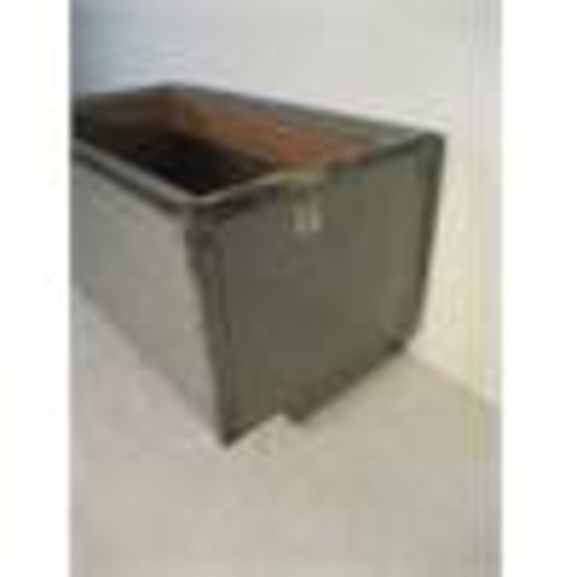 A grey painted trolley with metal edging, 133 cm x 71 cm - Image 11 of 12