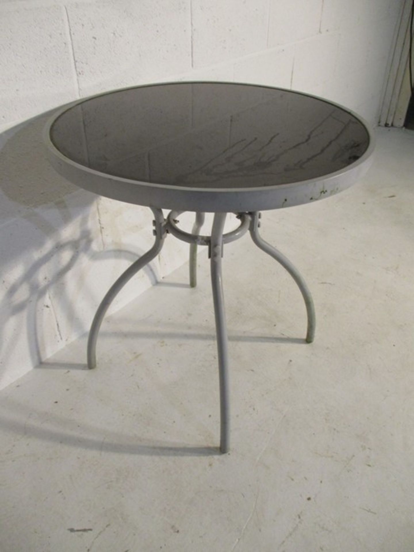 A modern round garden bistro table - Bild 4 aus 5