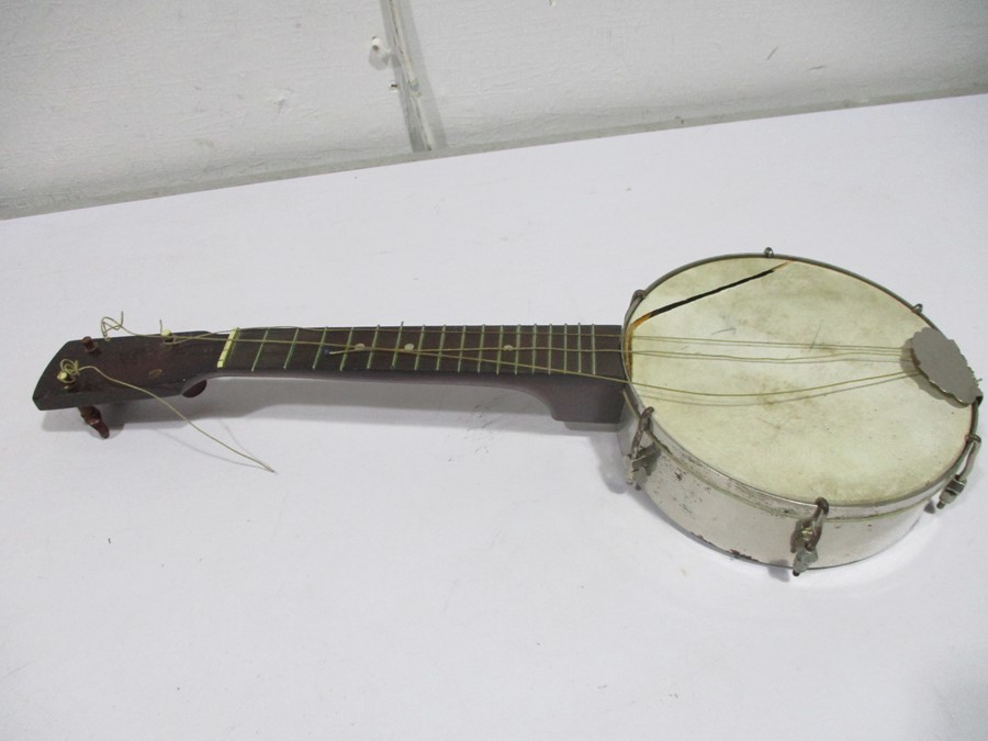 A small banjo in case A/F - Image 2 of 9