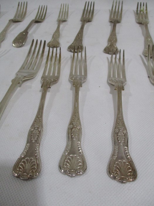 A collection of silver plated cutlery - Image 5 of 8