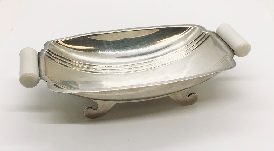 A hallmarked silver art deco two handled dish, weight 153.7g