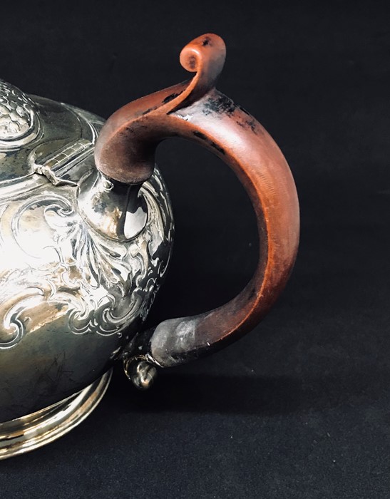 A "Frazer & Haws, from Garrards 31 Regent Street" hallmarked silver tea pot, London 1870. total - Image 3 of 3