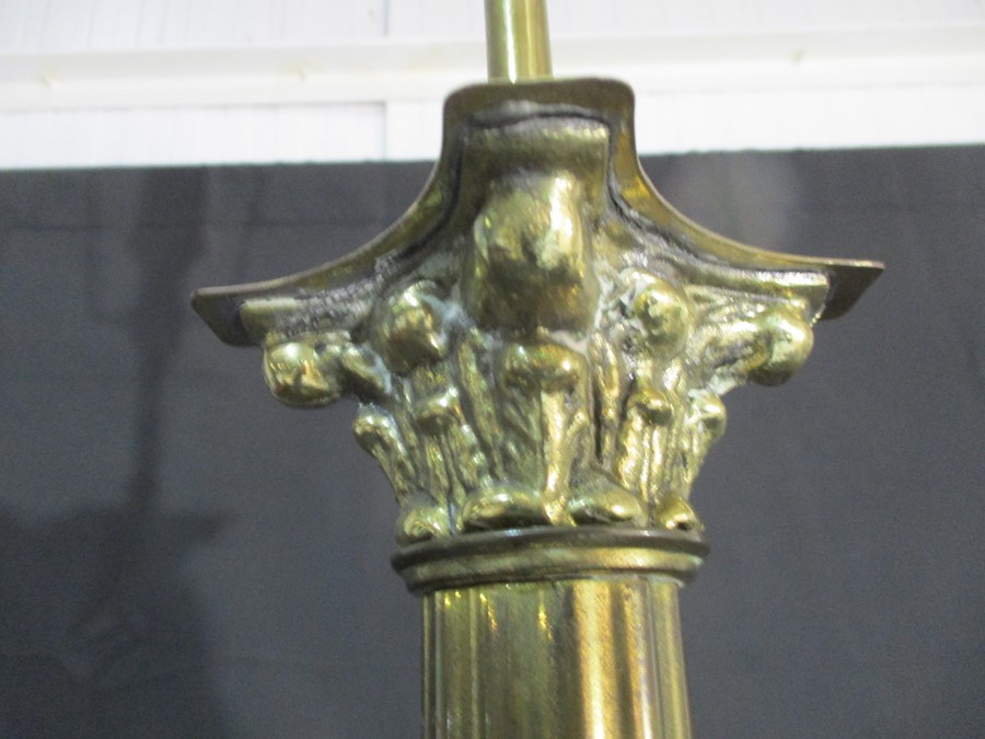 A freestanding brass lamp, along with a brass candle holder - Image 5 of 12