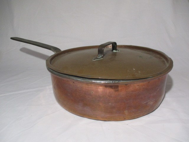 A large copper lidded saucepan (Stockholm), along with copper pan and bed warmer - Image 2 of 12