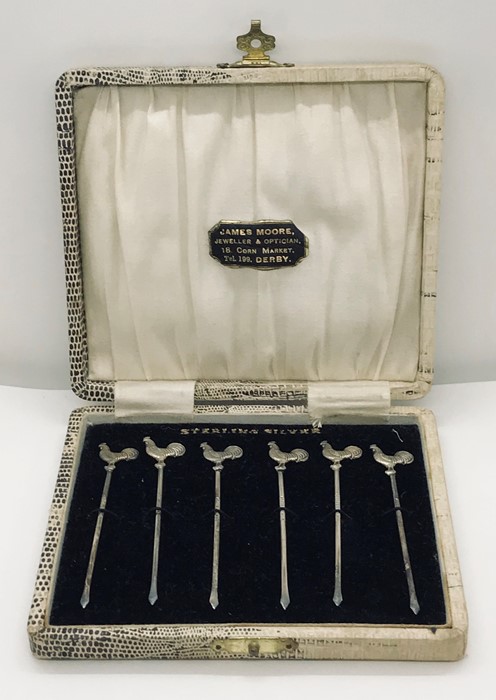 A cased set of sterling silver cocktail sticks decorated with cocktails - Image 3 of 4