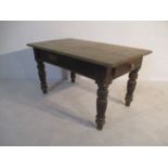 A Victorian pine farmhouse table- height 69 cm x length 124 cm x width 73 cm