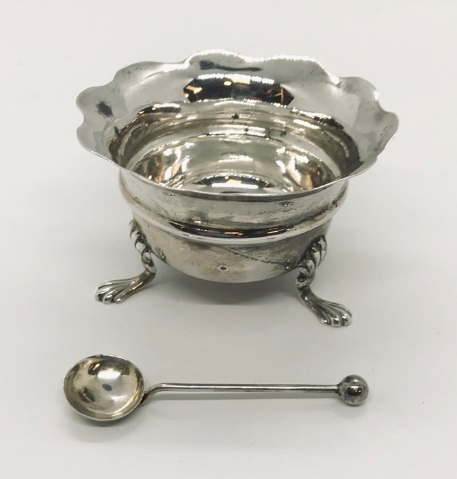 A pair of hallmarked silver salts and spoons - Image 2 of 2