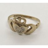 A 9ct gold claddagh ring