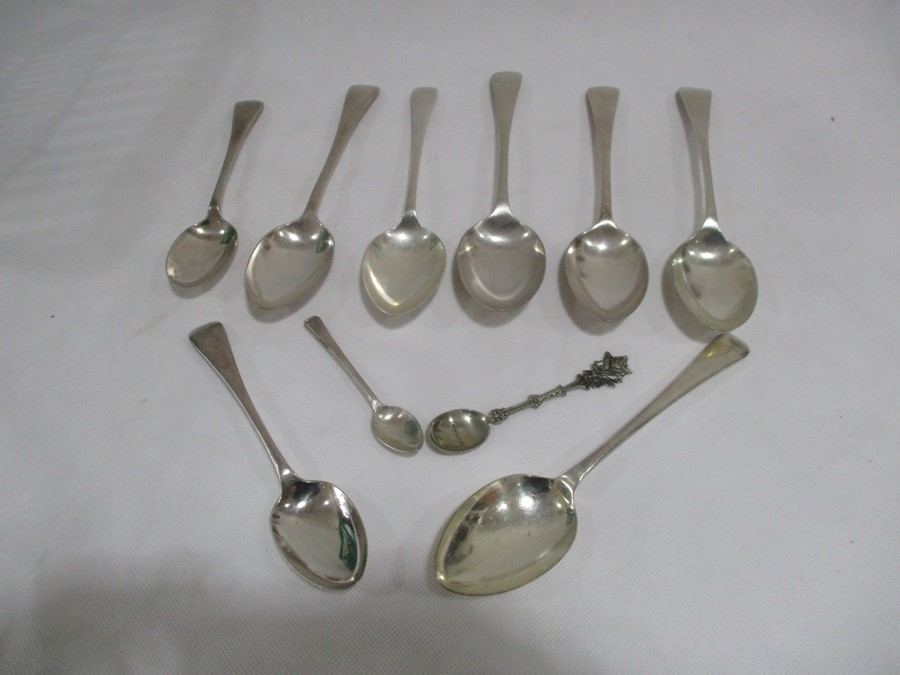 A collection of various silver plated items including spirit kettle on stand, napkin rings, - Image 15 of 17