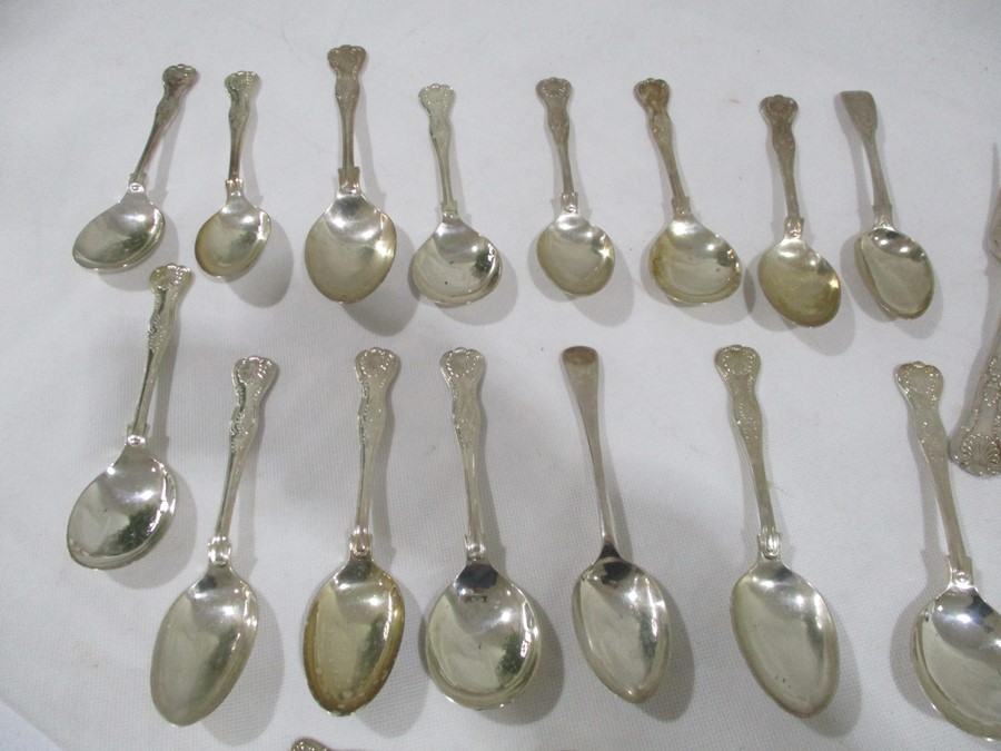 A collection of silver plated cutlery - Image 6 of 8