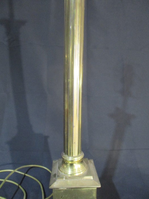 A freestanding brass lamp, along with a brass candle holder - Image 4 of 12
