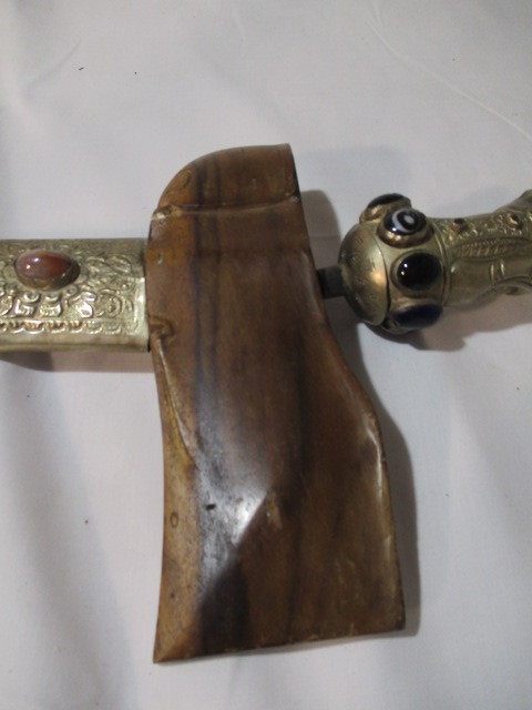 A 20th century Kris (possibly Balinese) with undulating double edged blade. The SCM grip formed as a - Image 6 of 27