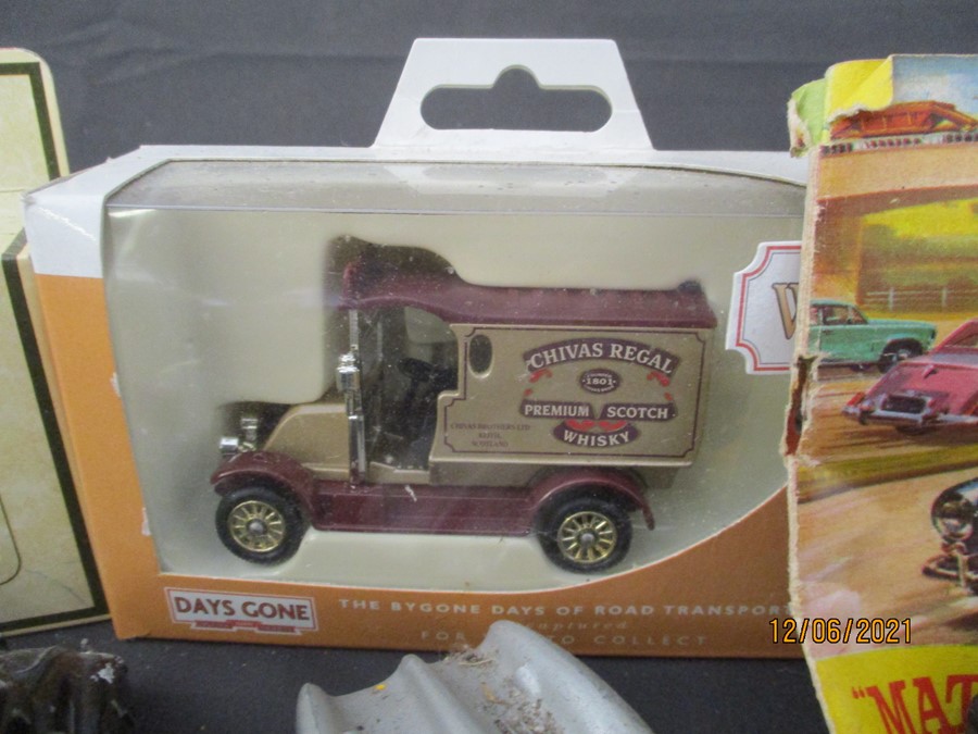 A selection of vintage play worn model cars including Lesney, Corgi and Dinky - Bild 27 aus 33