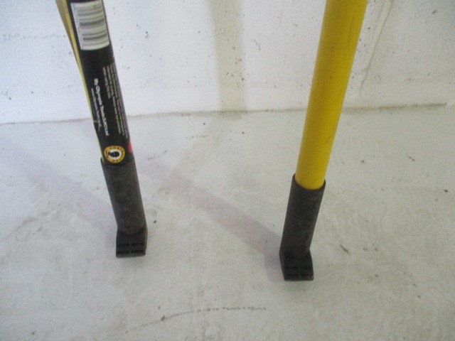 A pair of Roughneck post hole diggers - Image 3 of 7