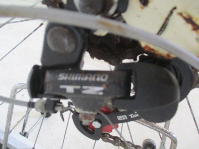 A ladies Richmond Falcon bike - 18 speed shimano gears - Image 11 of 11
