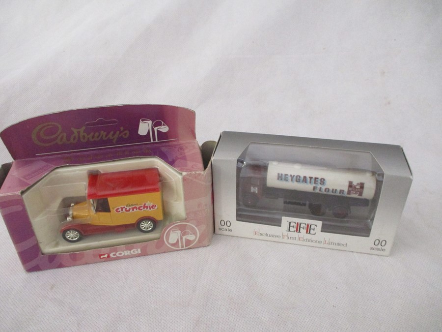 A collection of boxed die-cast vehicles including Corgi, Dinky, Gilbow etc - Bild 6 aus 10