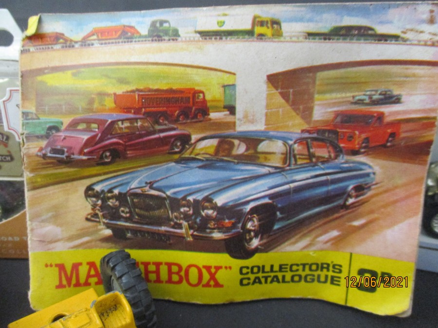 A selection of vintage play worn model cars including Lesney, Corgi and Dinky - Bild 28 aus 33