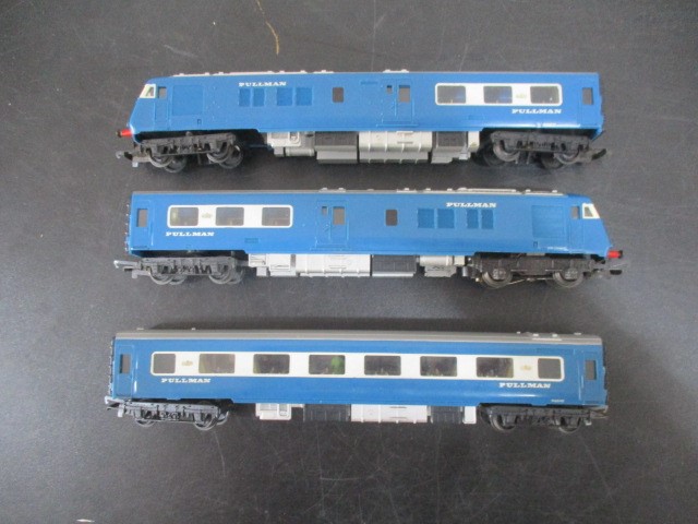 Hornby Tri-ang Blue Pullman three car train set.