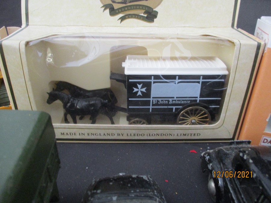 A selection of vintage play worn model cars including Lesney, Corgi and Dinky - Bild 26 aus 33