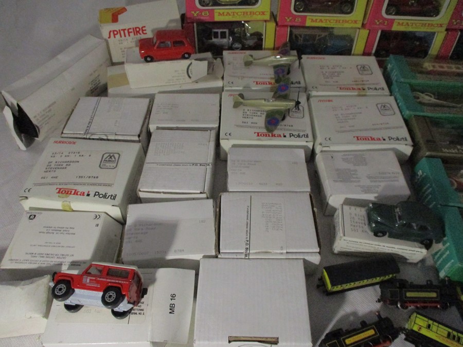 A collection of various die-cast vehicles including Matchbox, Corgi, Shell Classic Sportscars, - Bild 11 aus 13