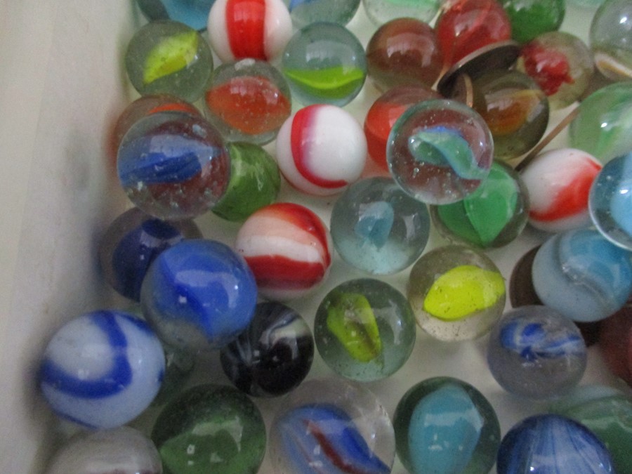 A small collection of marbles - Bild 5 aus 6