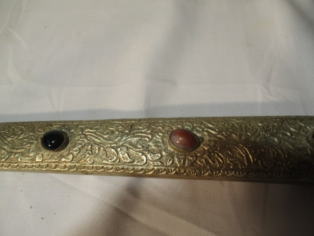 A 20th century Kris (possibly Balinese) with undulating double edged blade. The SCM grip formed as a - Image 3 of 27