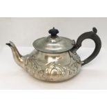A hallmarked silver "bachelors" tea pot, London 1905, total weight 292g