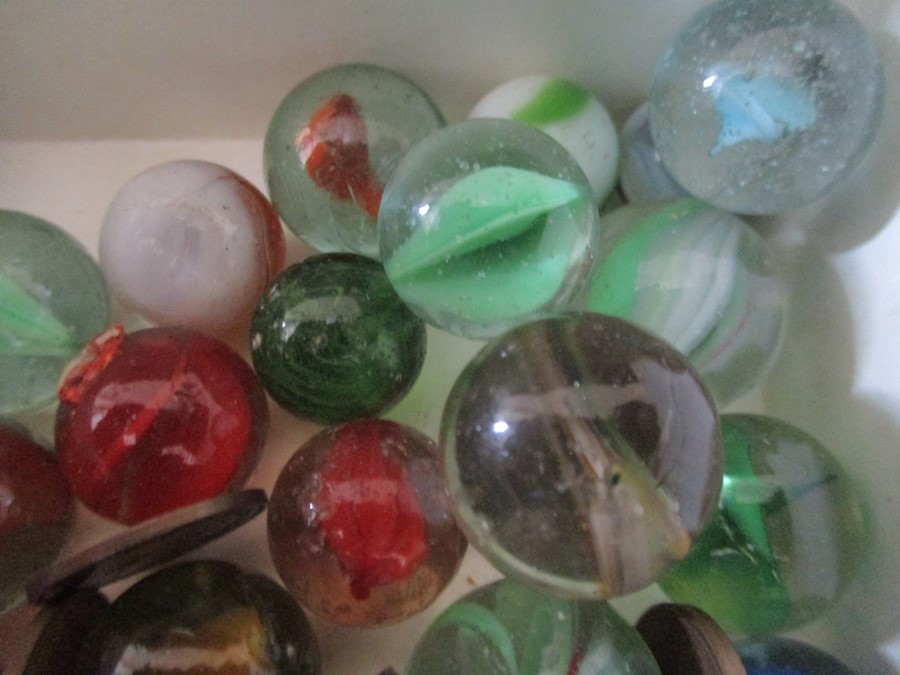 A small collection of marbles - Bild 3 aus 6