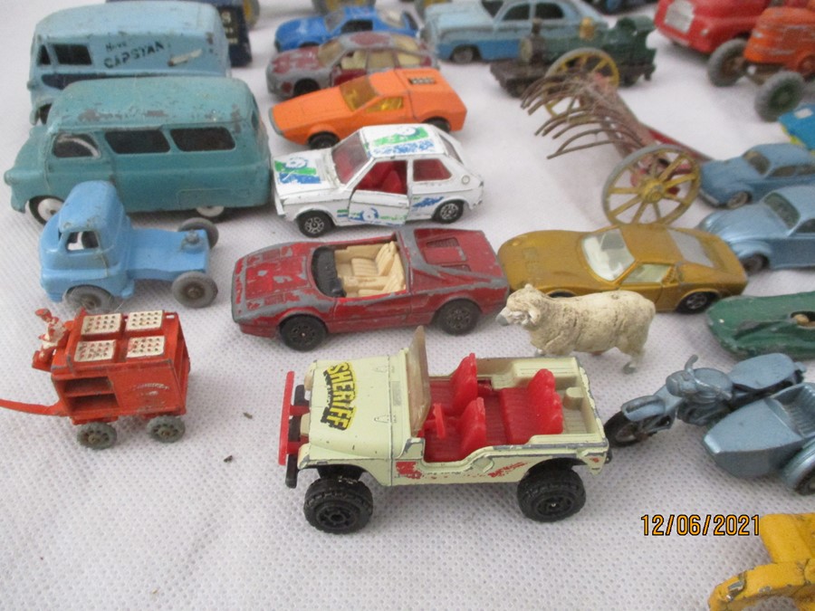 A collection of diecast toys including Dinky, Corgi, Matchbox etc. - Bild 19 aus 21