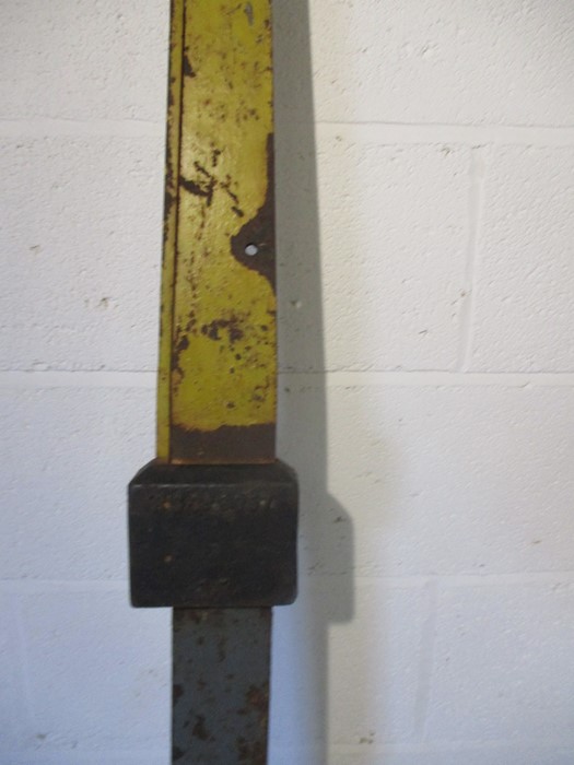 A vintage railway signal lever. - Bild 4 aus 6