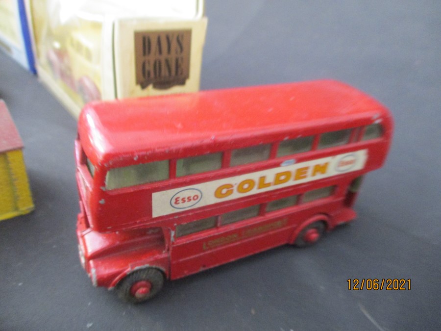 A selection of vintage play worn model cars including Lesney, Corgi and Dinky - Bild 8 aus 33