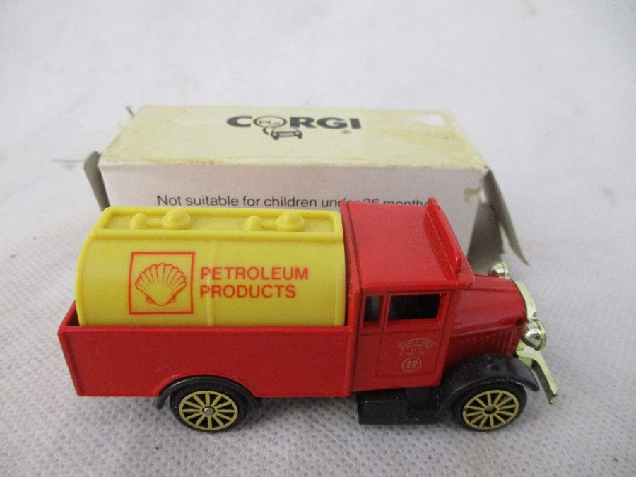 A small collection of Dinky, Corgi etc. including two boxed Dinky MGB's, boxed Eddie Stobart mini - Bild 7 aus 10